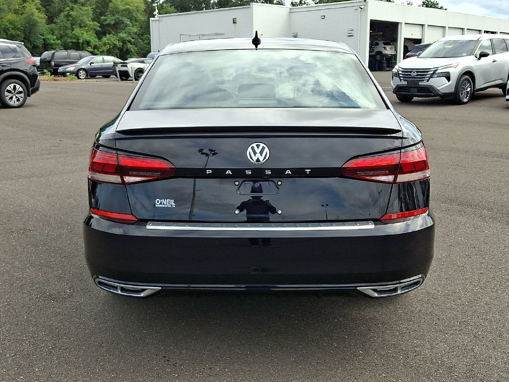 Used 2021 Volkswagen Passat 2.0T R-Line FWD image 5