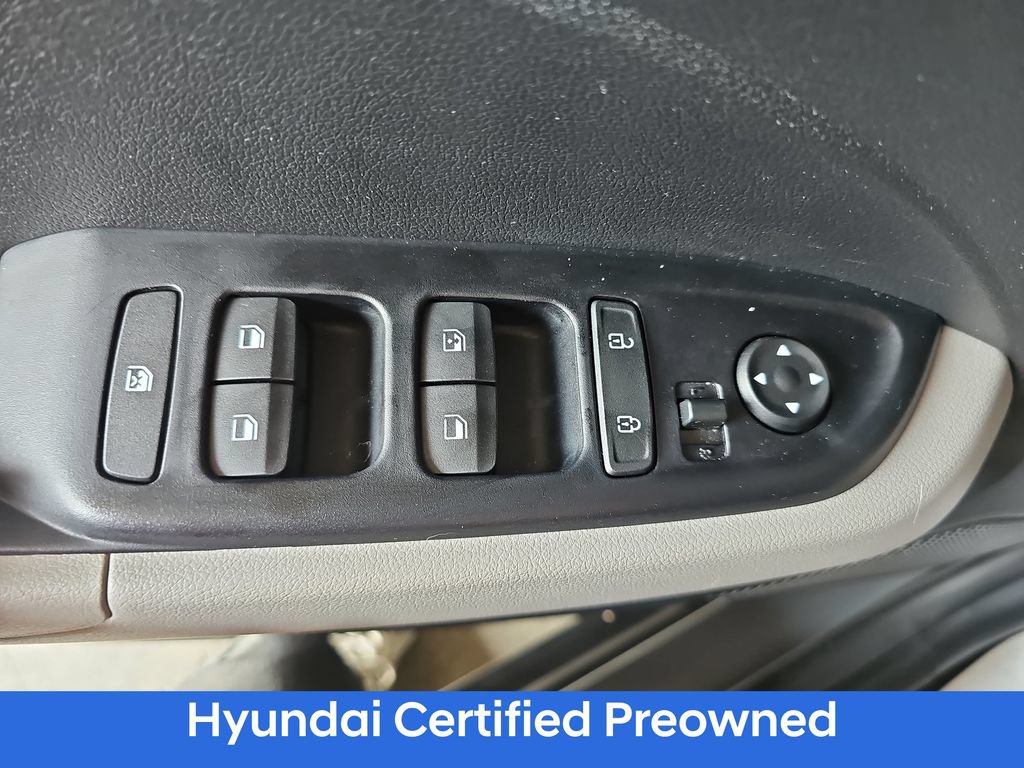 Certified 2023 Hyundai Venue SEL FWD image 27