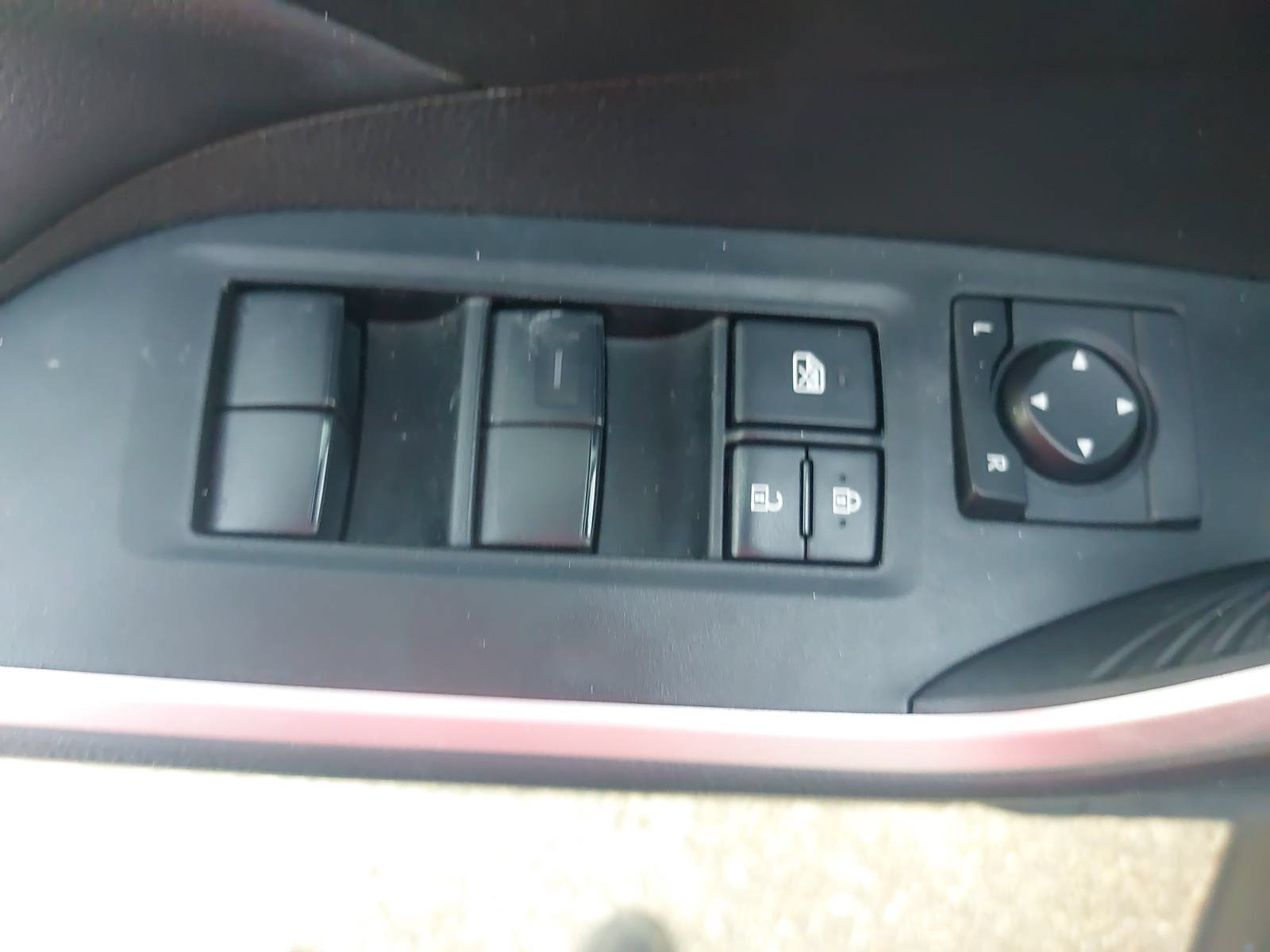 Used 2024 Toyota RAV4 LE FWD image 28