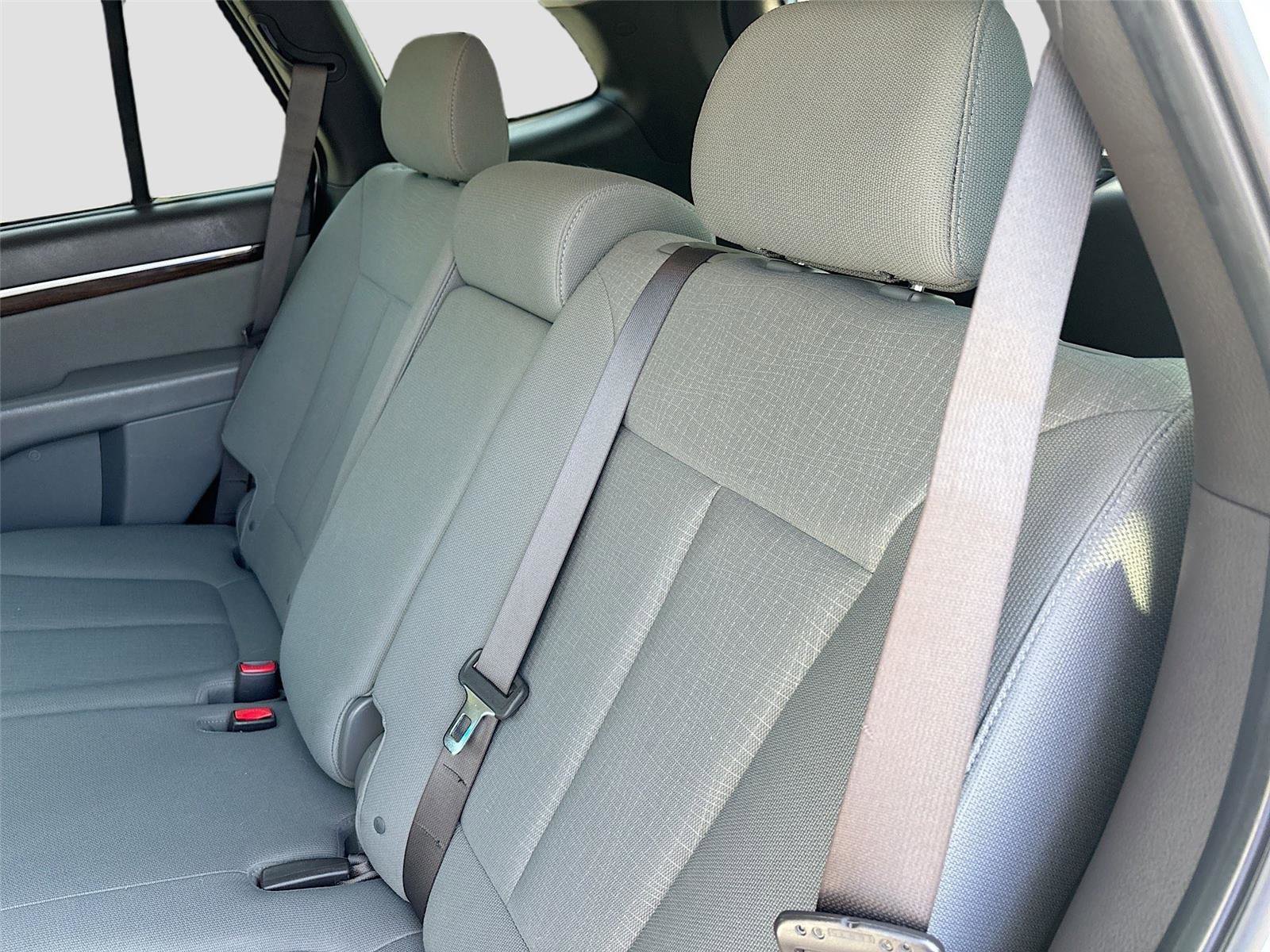 Used 2011 Hyundai Santa Fe GLS image 24