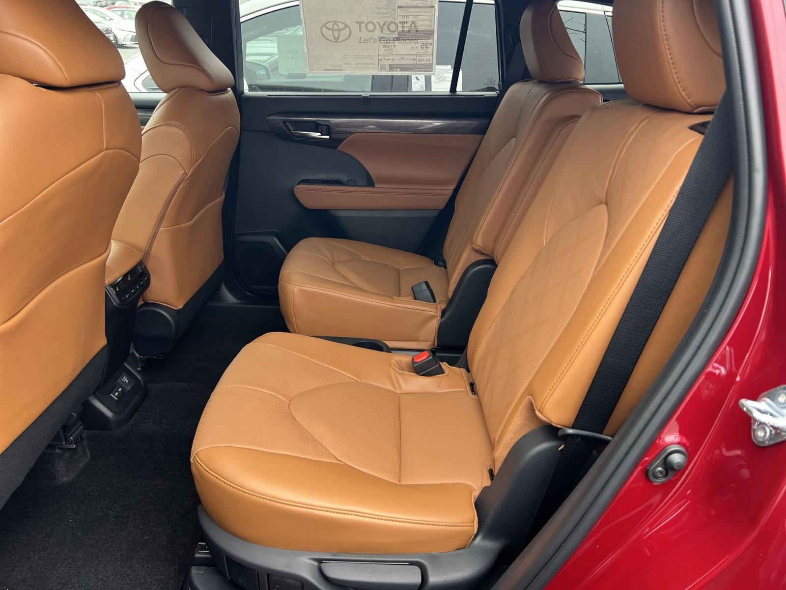 New 2026 Toyota Highlander Platinum image 19