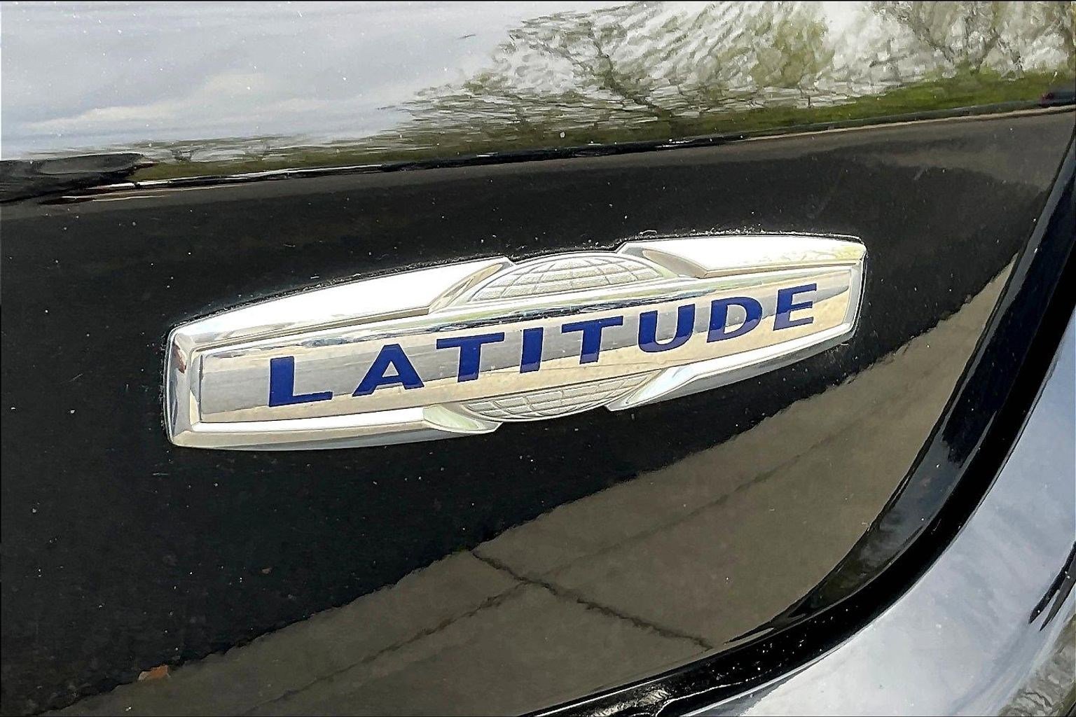 Used 2021 Jeep Compass Latitude w/ Sun and Sound Group AWD/4WD image 23