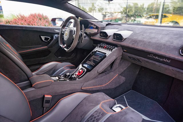 Used 2023 Lamborghini Huracan Sterrato image 39
