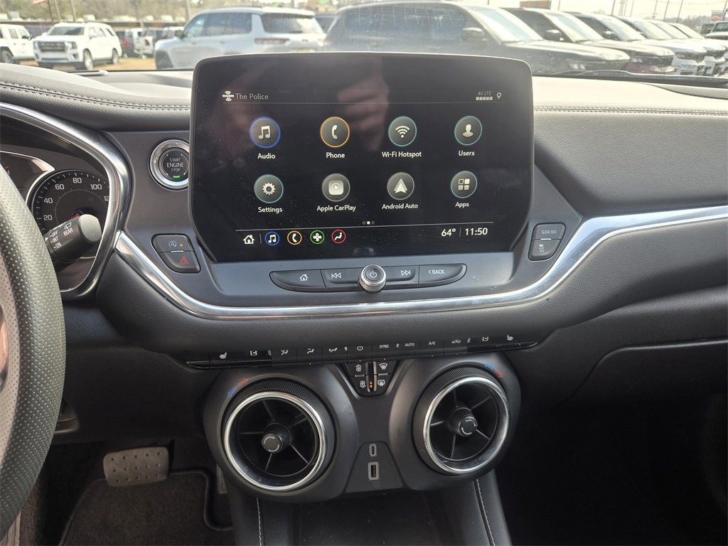 Used 2025 Chevrolet Blazer LT image 3
