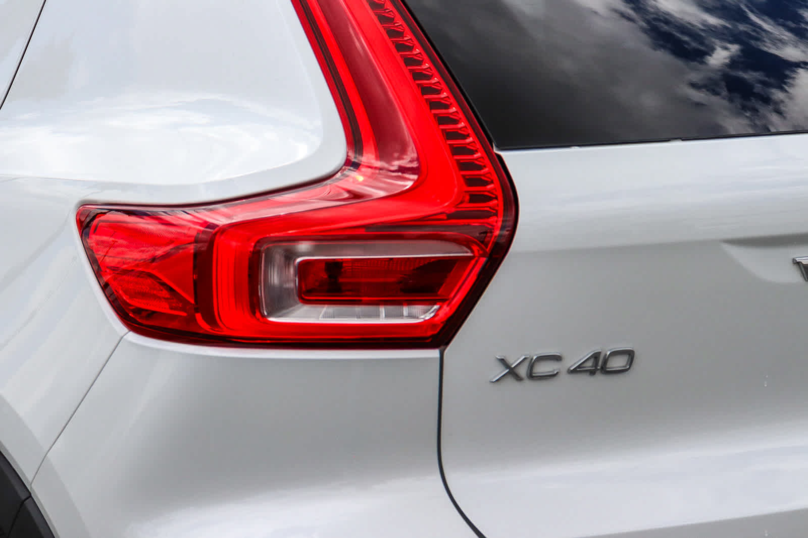Used 2023 Volvo XC40 B5 Ultimate AWD/4WD image 11