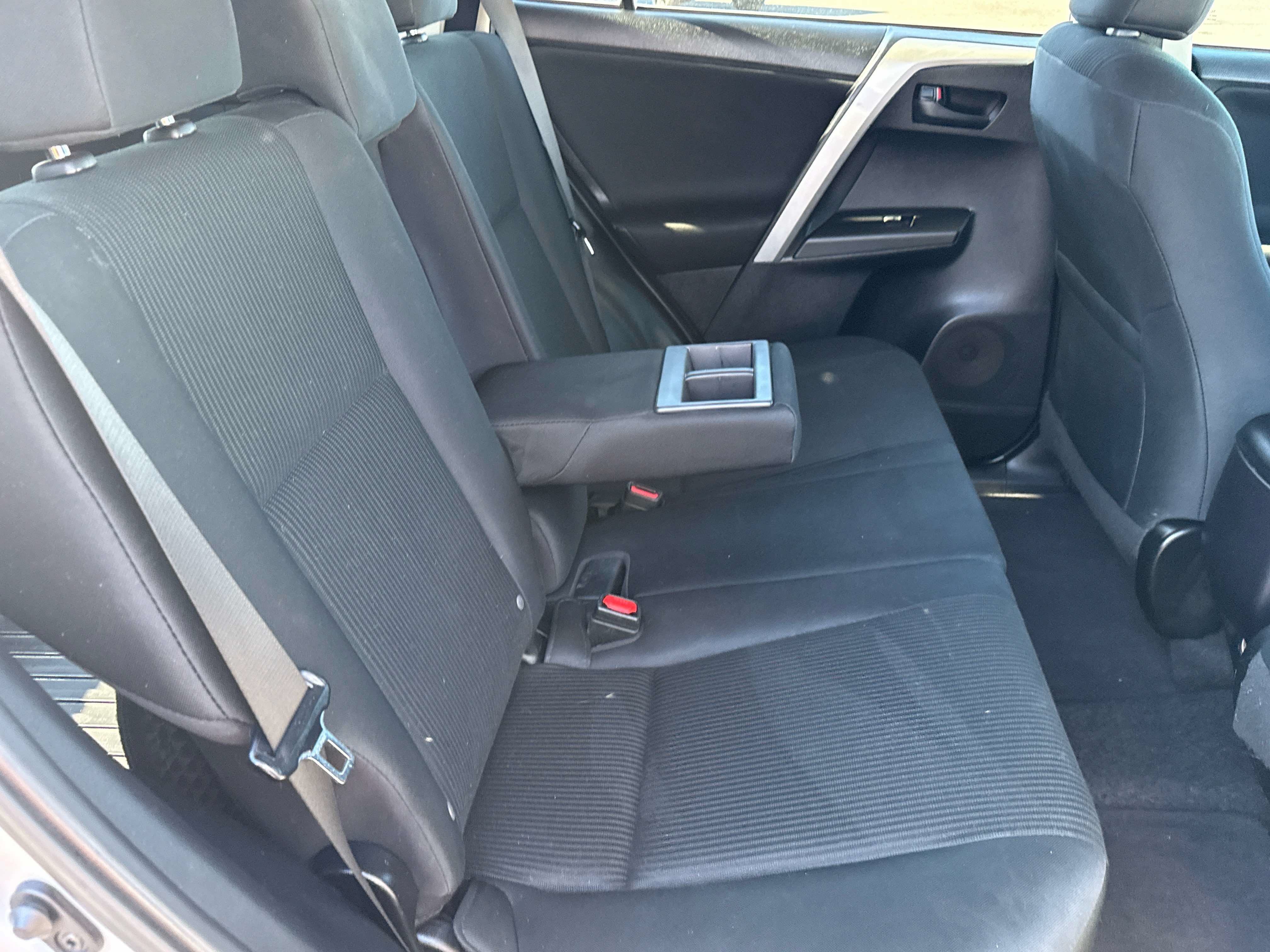 Used 2016 Toyota RAV4 LE FWD image 16