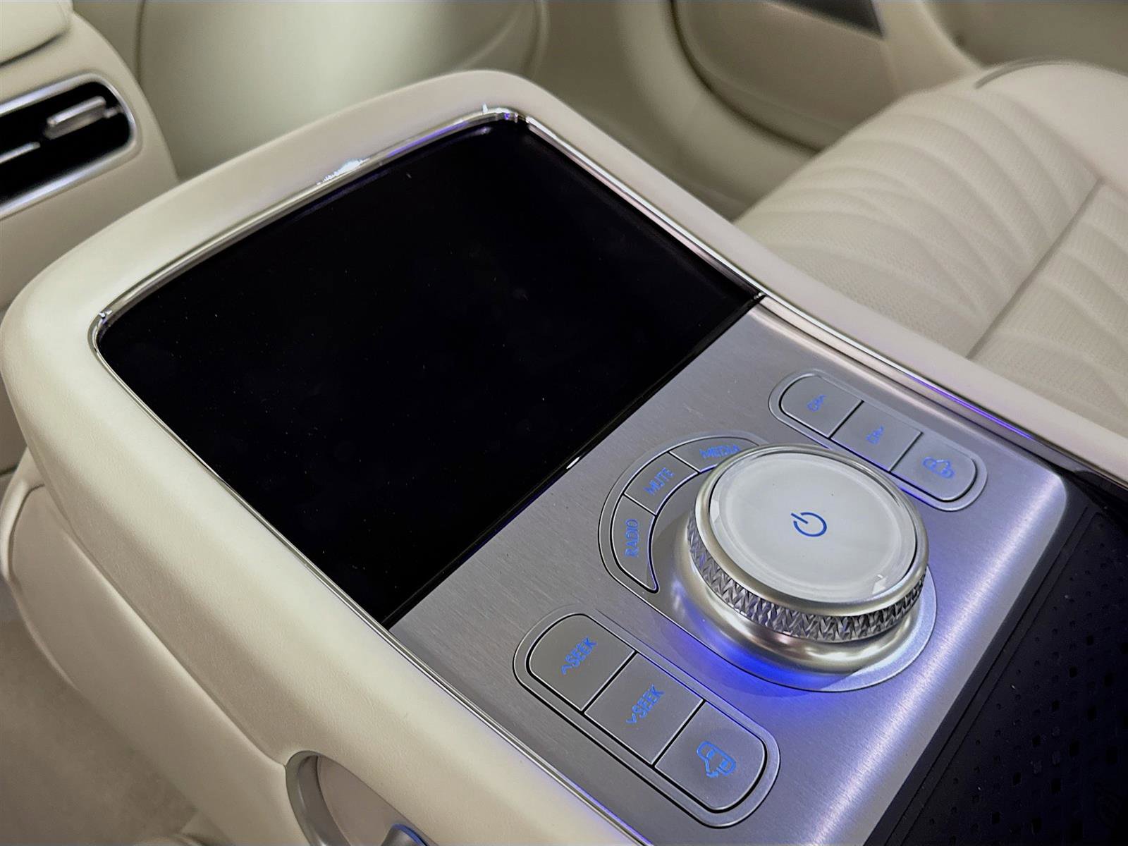 New 2025 Genesis G90 3.5T image 28