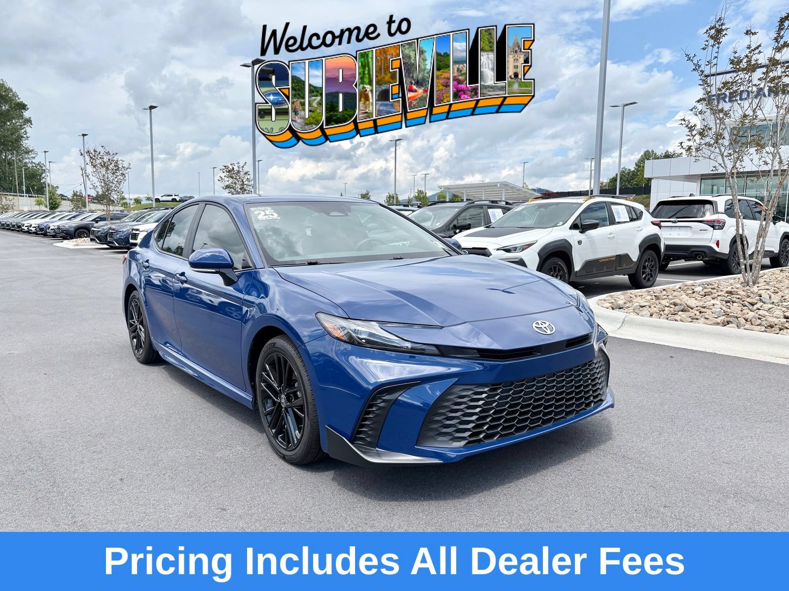 Used 2025 Toyota Camry SE FWD image 1