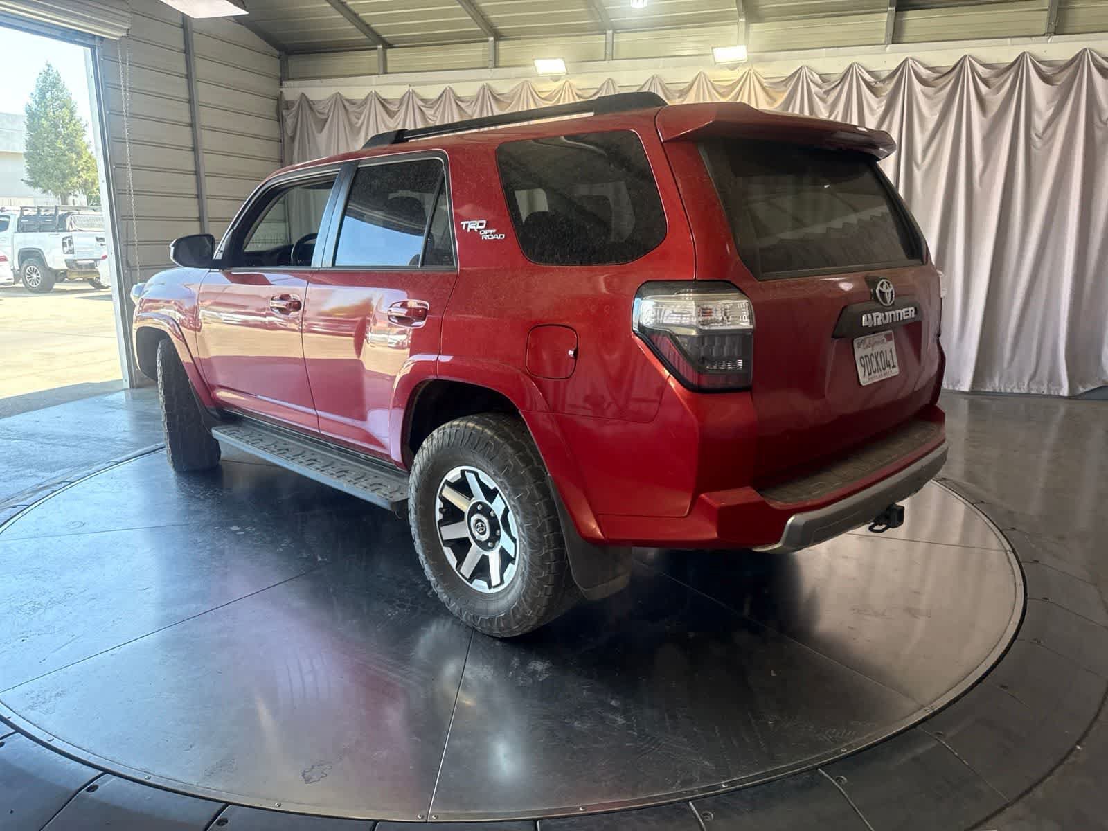 Used 2020 Toyota 4Runner TRD Off-Road AWD/4WD image 7