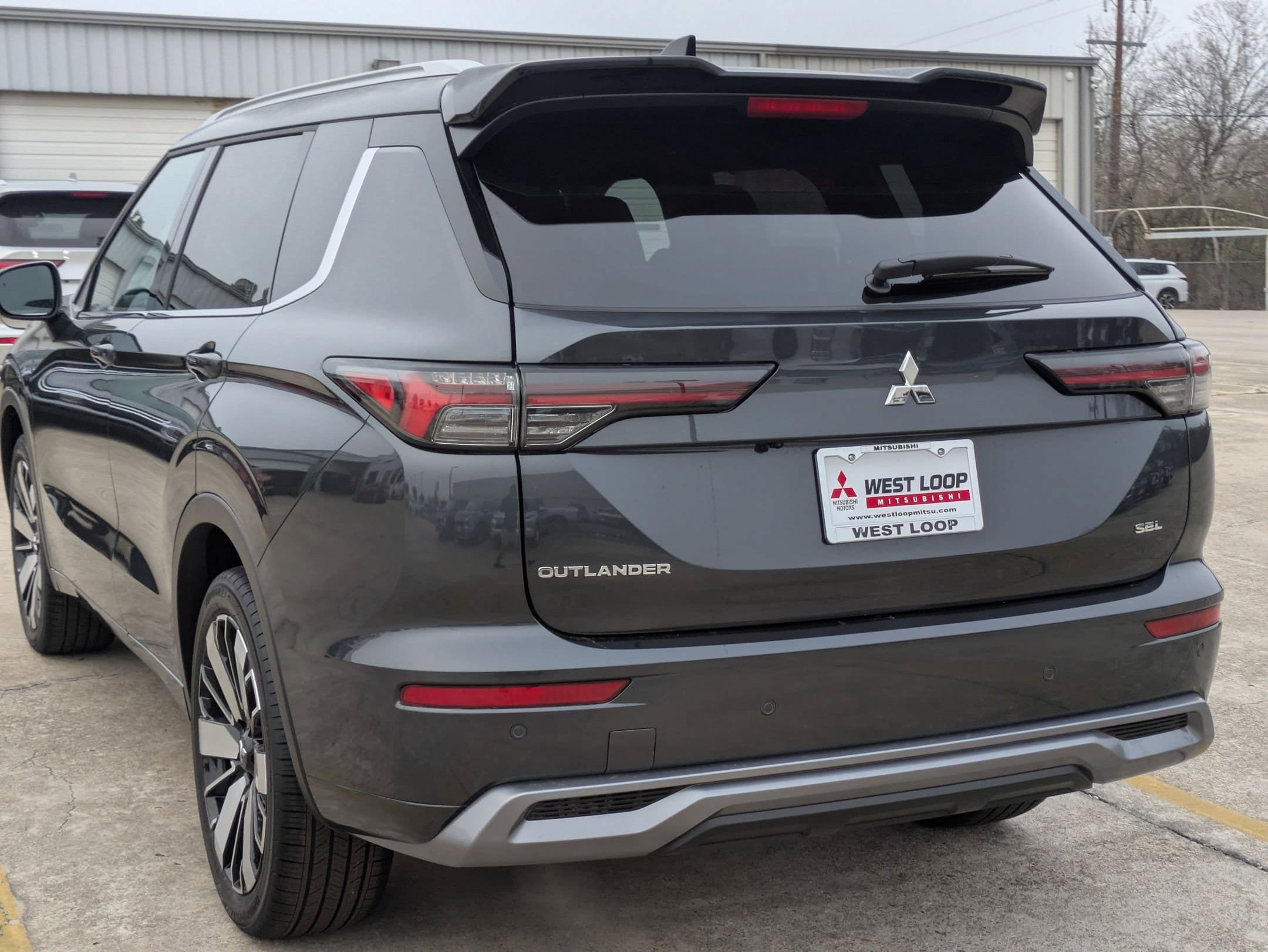 New 2026 Mitsubishi Outlander SEL FWD image 3