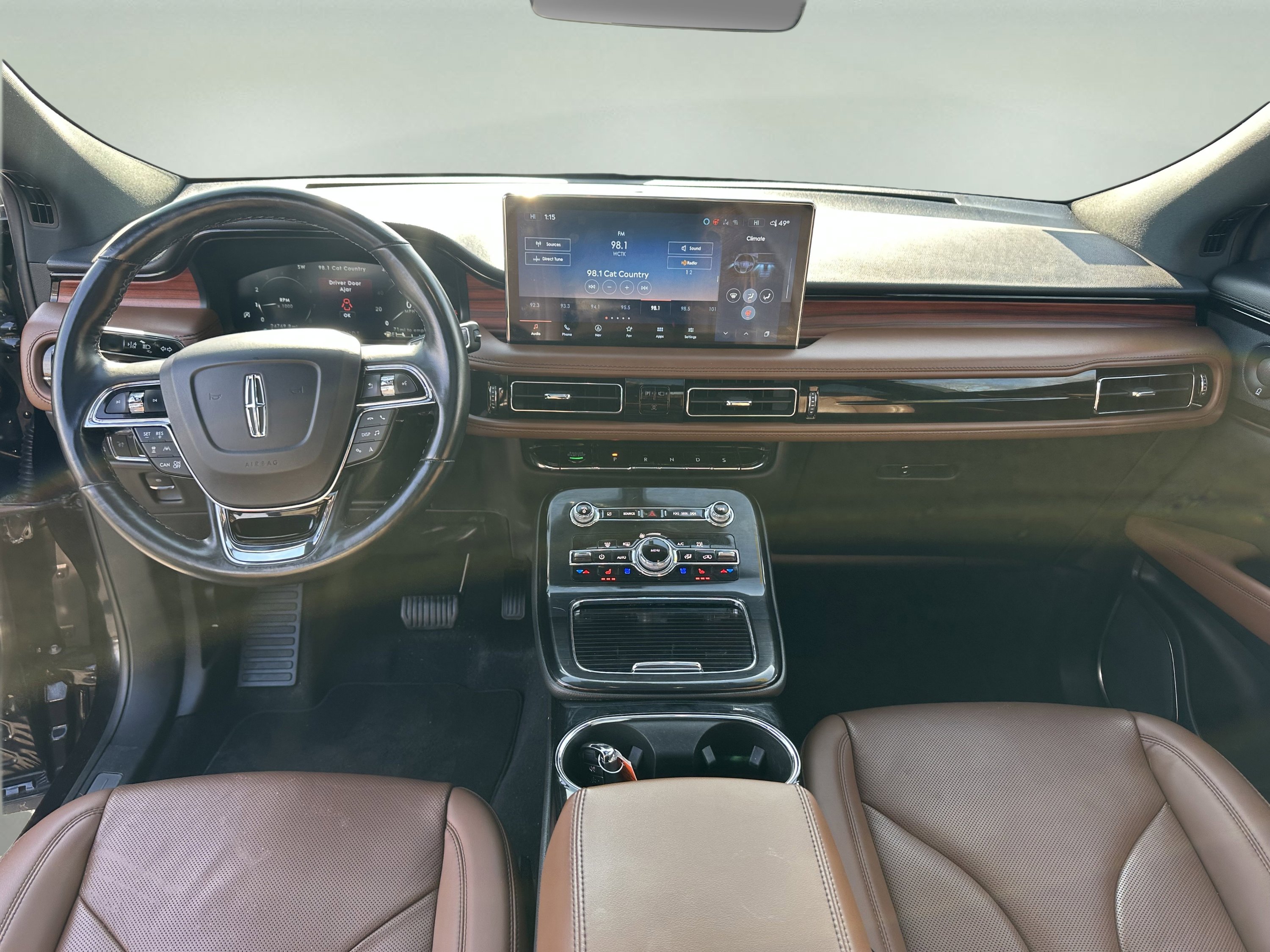 Used 2023 Lincoln Nautilus Reserve w/ Equipment Group 201A image 11