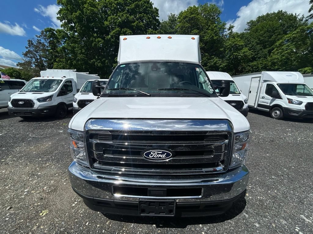New 2027 Ford E-350 and Econoline 350 Super Duty w/ Power Equipment Group RWD image 2