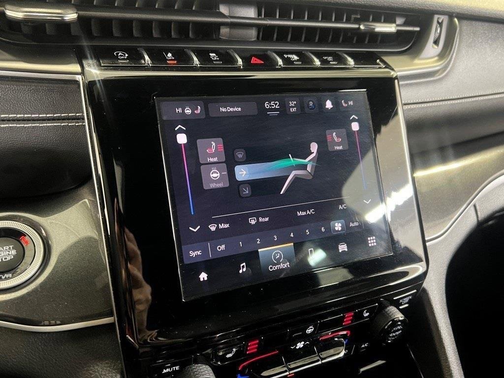 Used 2023 Jeep Grand Cherokee Altitude image 43