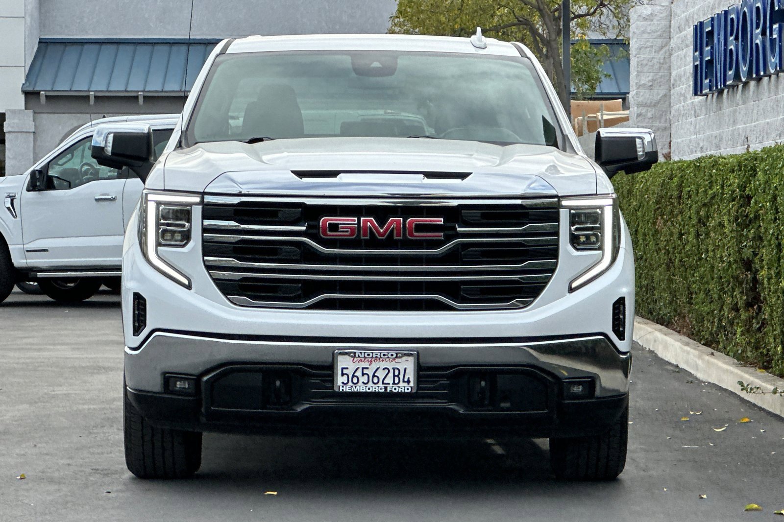 Used 2022 GMC Sierra 1500 SLT w/ SLT Convenience Package image 9