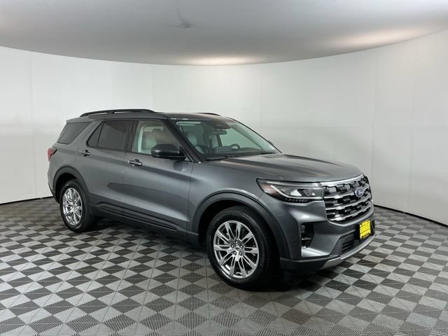 Used 2026 Ford Explorer Active w/ Active Comfort Package AWD/4WD image 3