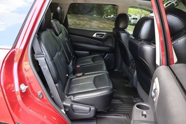 Used 2017 Nissan Pathfinder Platinum AWD/4WD image 24