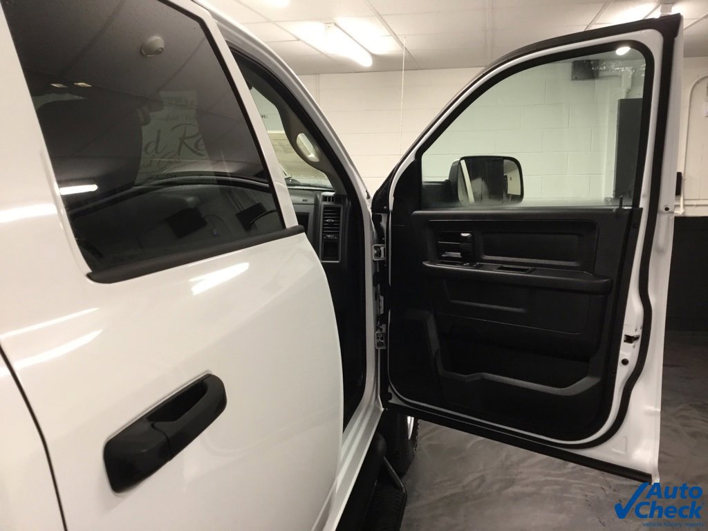 Used 2016 RAM 3500 Tradesman w/ Chrome Appearance Group image 35