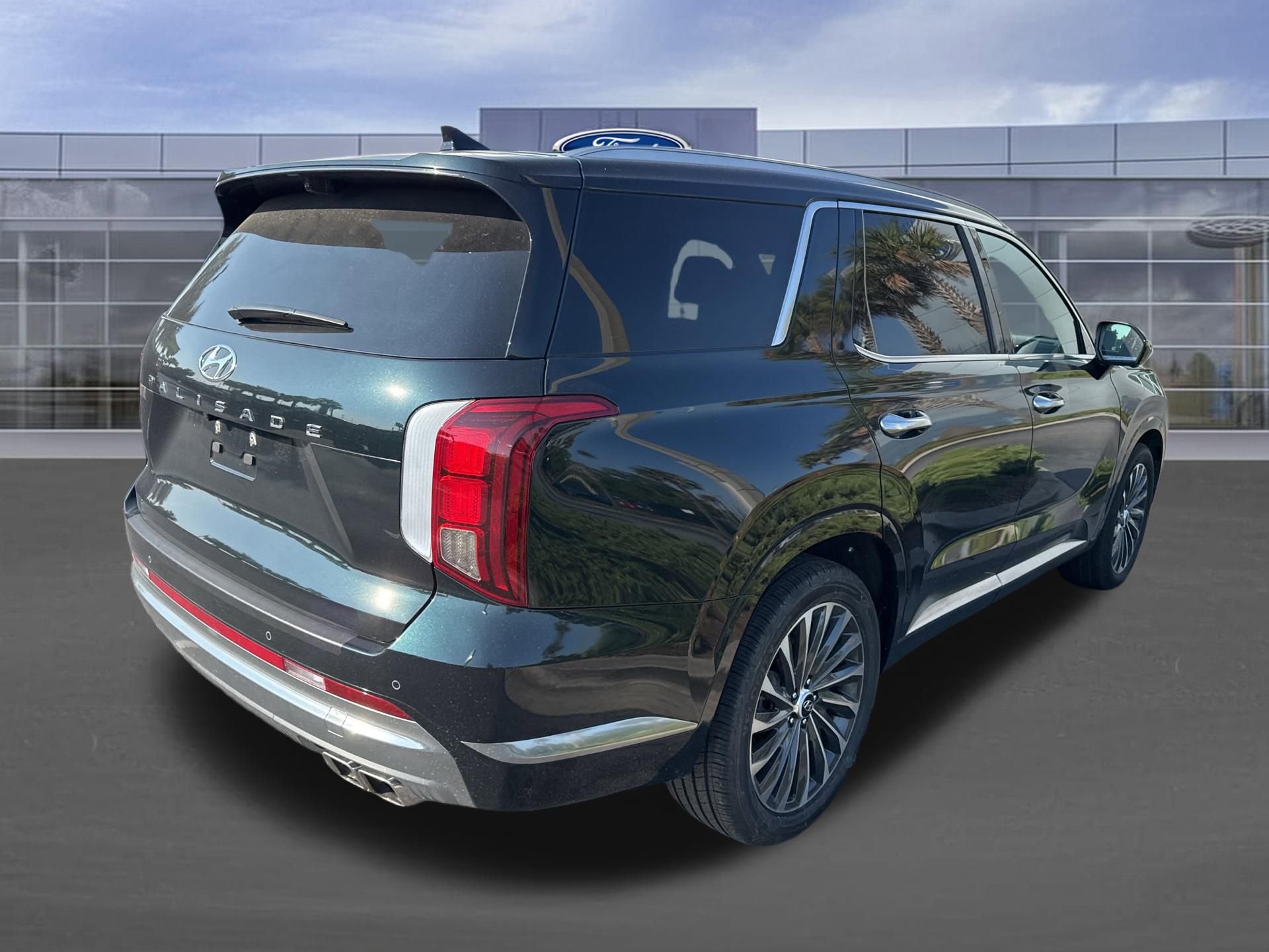 Used 2024 Hyundai Palisade Calligraphy FWD image 4
