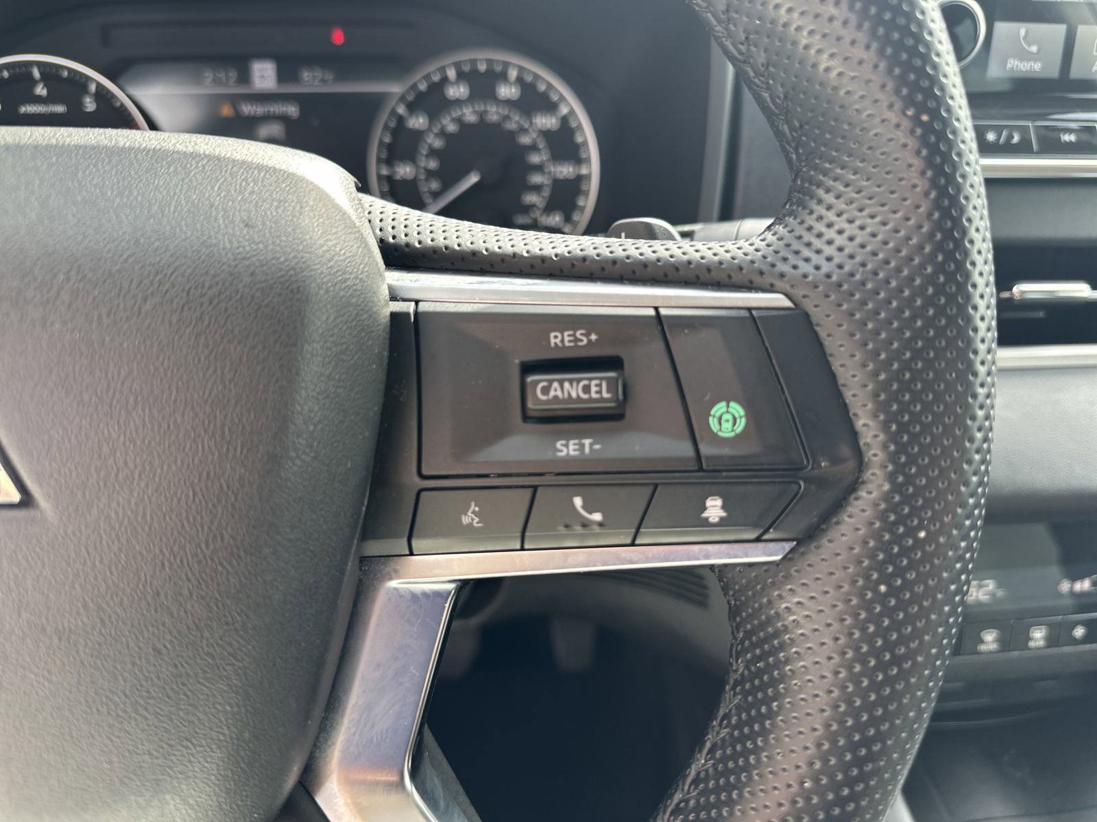 Used 2022 Mitsubishi Outlander SEL Black Edition image 12