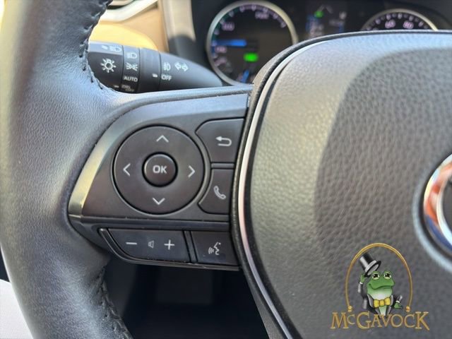 Used 2022 Toyota RAV4 XLE Premium AWD/4WD image 17