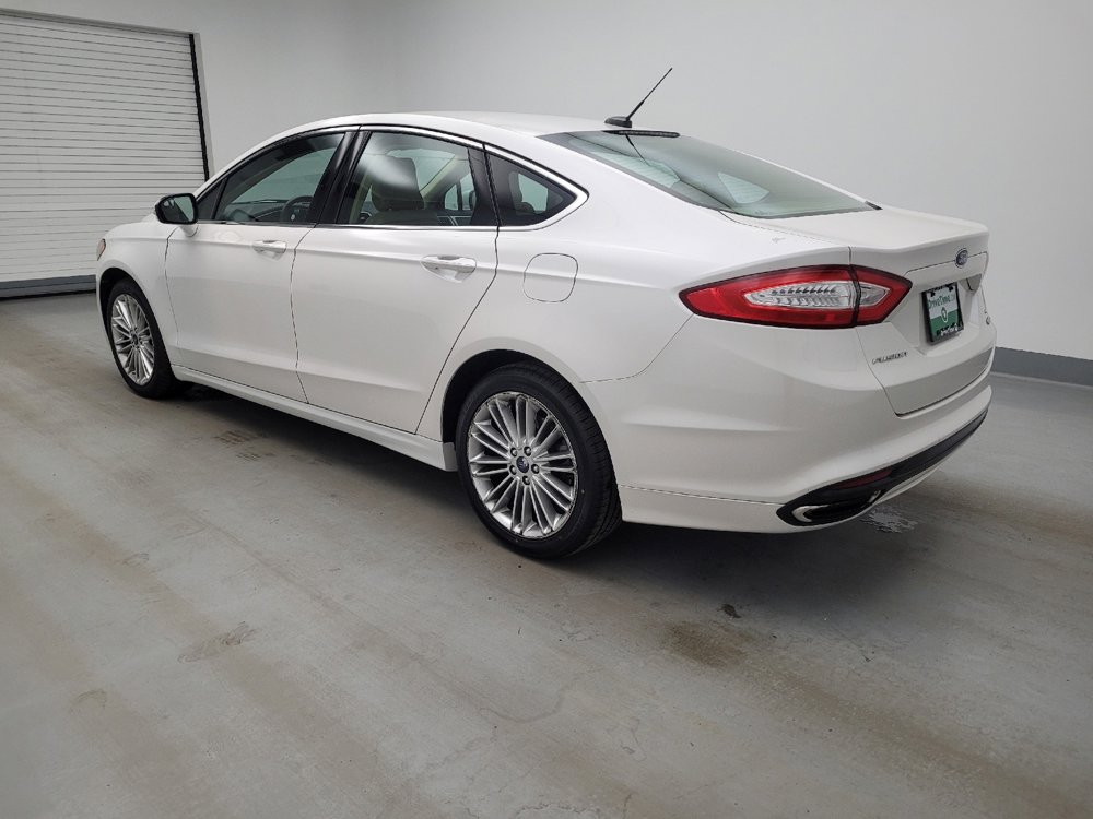 Used 2016 Ford Fusion SE w/ Equipment Group 202A FWD image 3