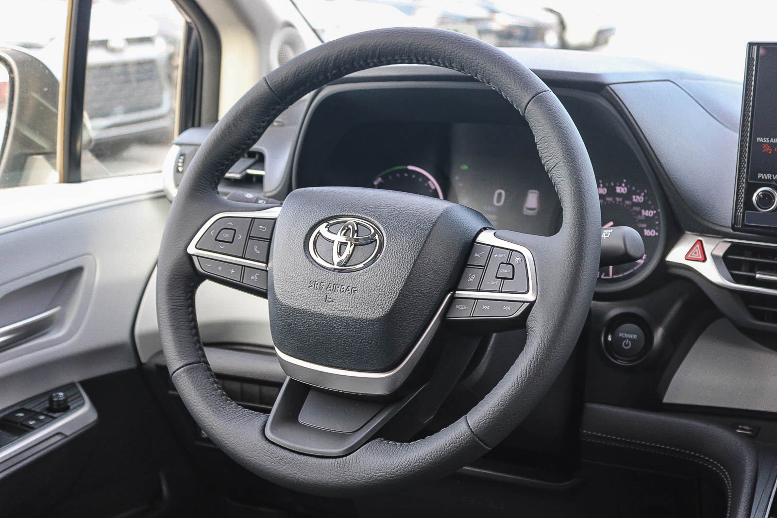 New 2026 Toyota Sienna XLE image 17