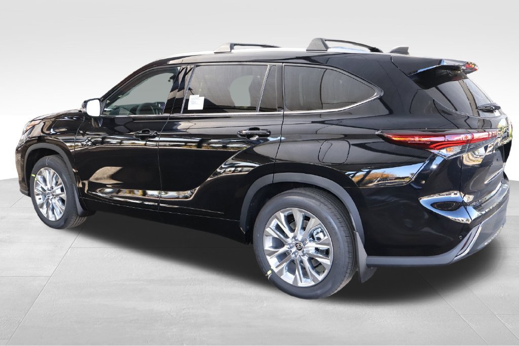 New 2026 Toyota Highlander Limited AWD/4WD image 13