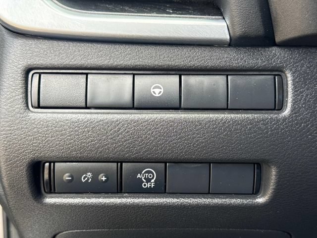 Used 2023 Nissan Rogue SV FWD image 27