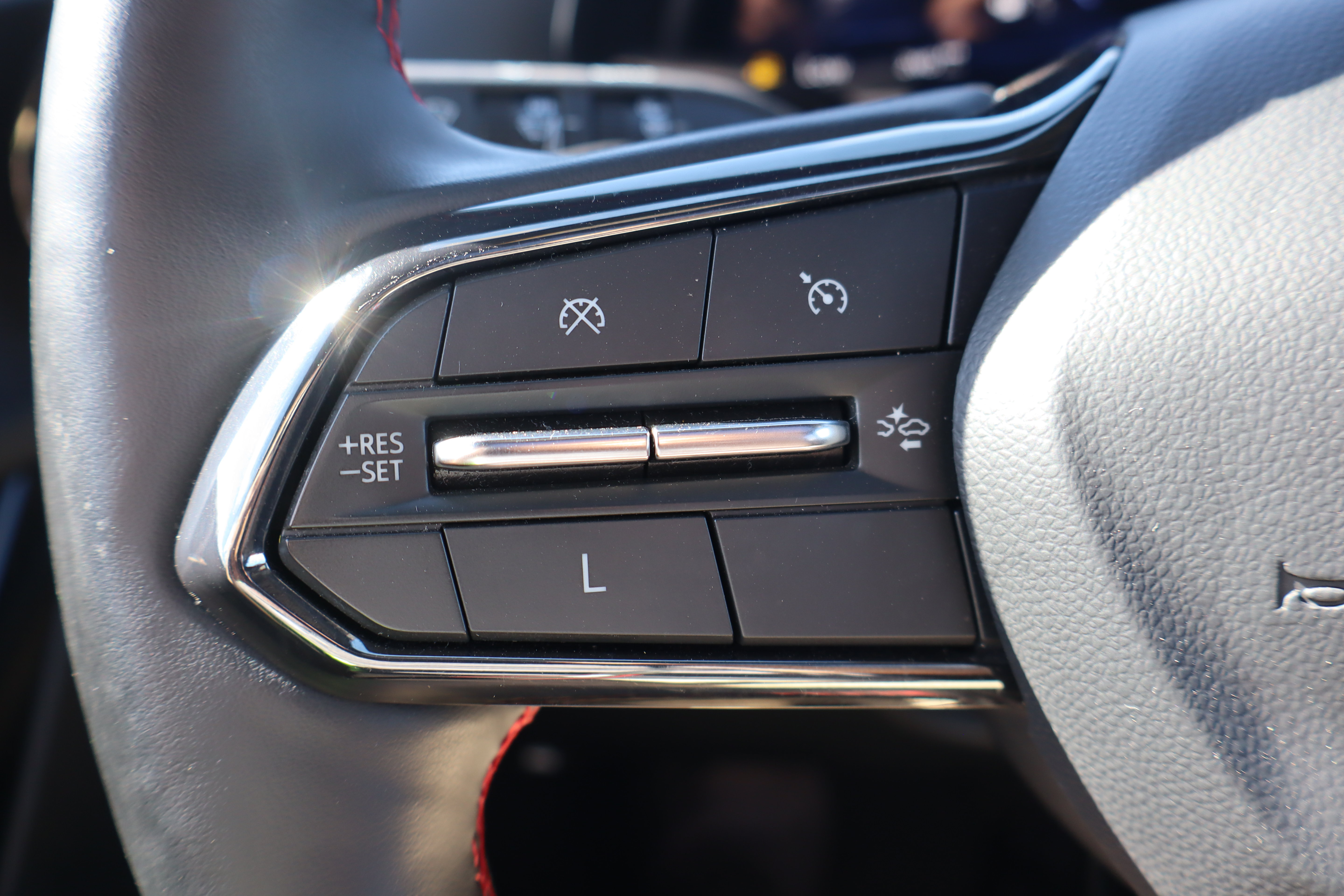 Used 2025 Chevrolet Equinox RS AWD/4WD image 15