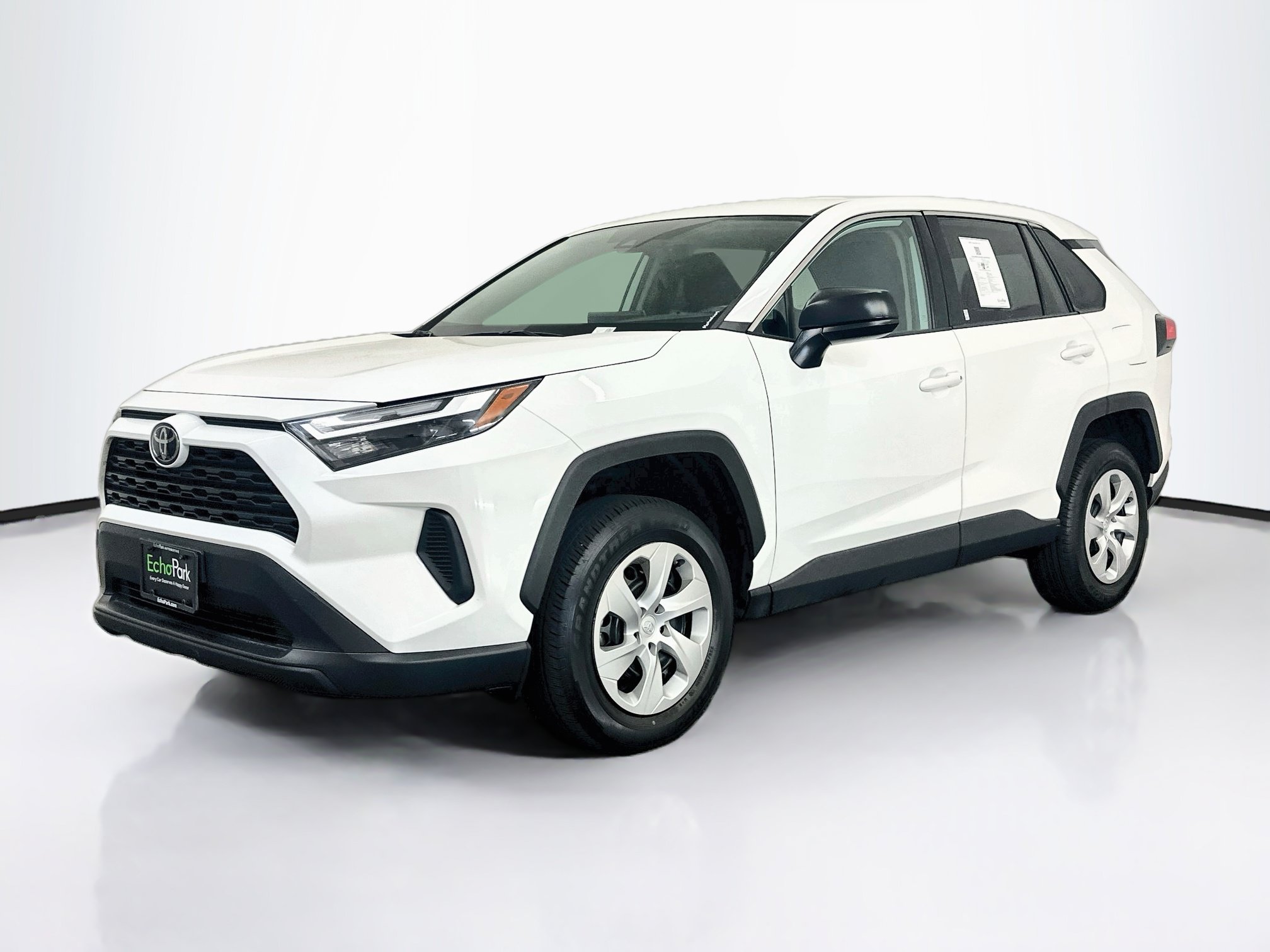 Used 2025 Toyota RAV4 LE AWD/4WD image 3