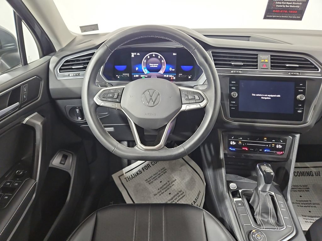 Used 2022 Volkswagen Tiguan SE AWD/4WD image 13