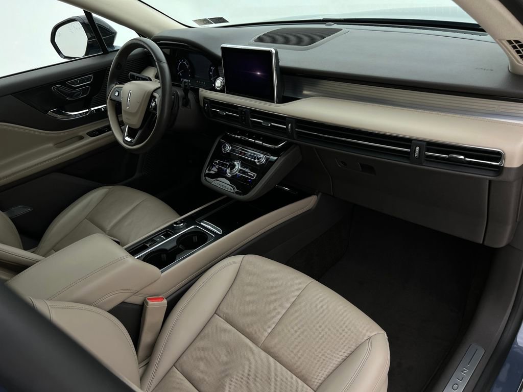 Used 2022 Lincoln Corsair AWD w/ Premium Package image 15