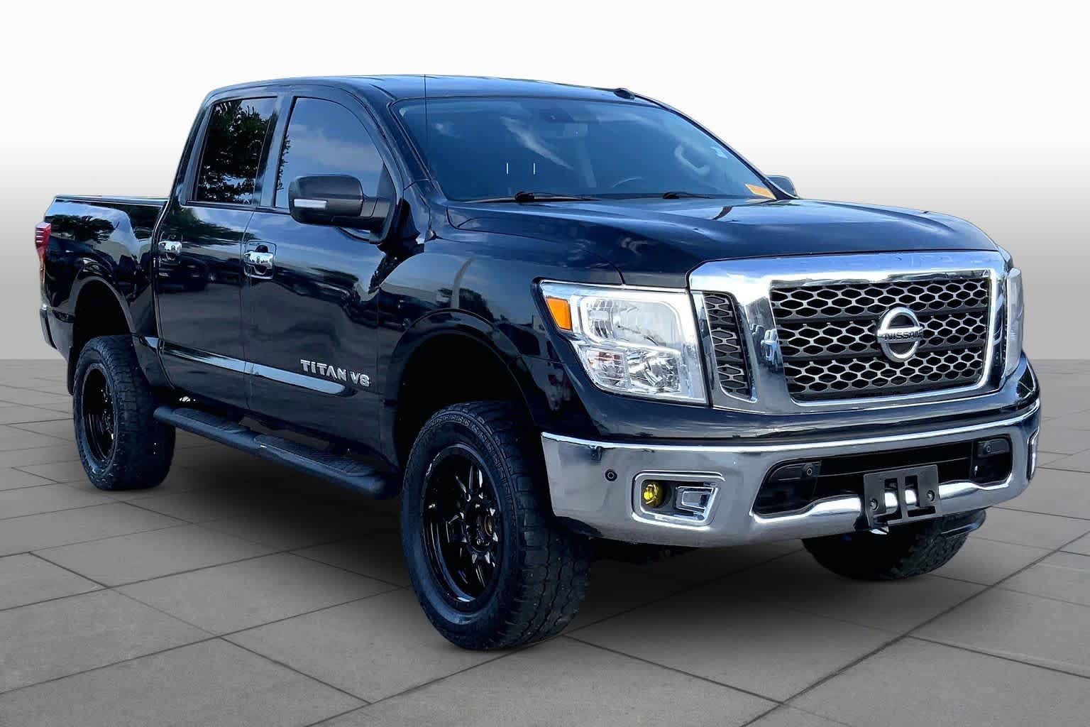 Used 2018 Nissan Titan SV w/ SV Convenience Package video 3