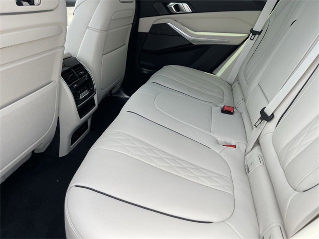 New 2026 BMW X5 M60i image 17