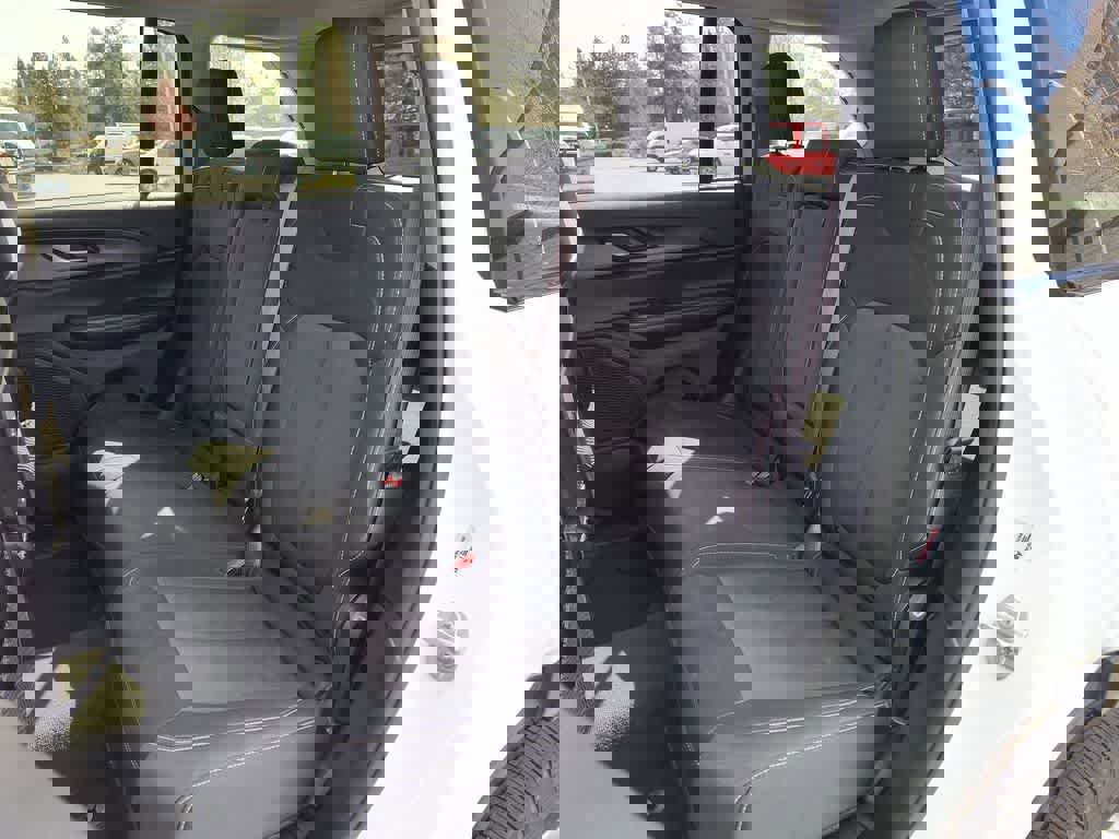 Used 2023 Jeep Grand Cherokee Laredo image 21