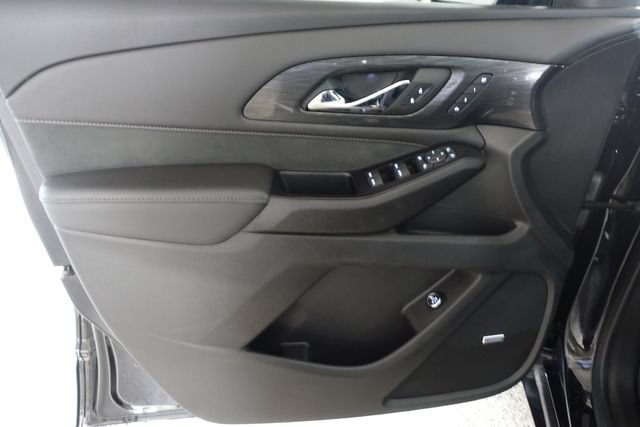 Used 2023 Chevrolet Traverse High Country w/ LPO, Floor Liner Package AWD/4WD image 9