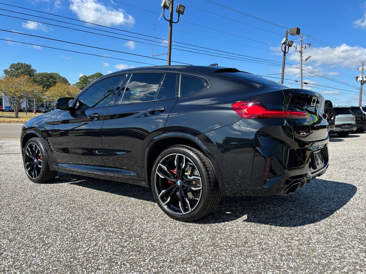Used 2025 BMW X4 M40i w/ Premium Package image 4