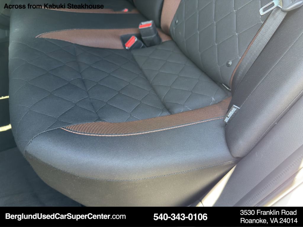 Used 2020 Nissan Kicks SR w/ Exterior Package image 35