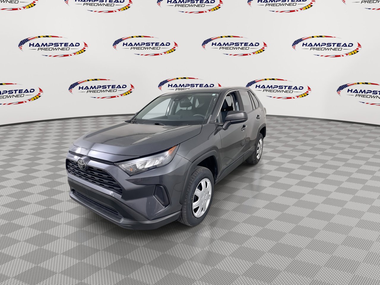 Used 2022 Toyota RAV4 LE FWD image 4