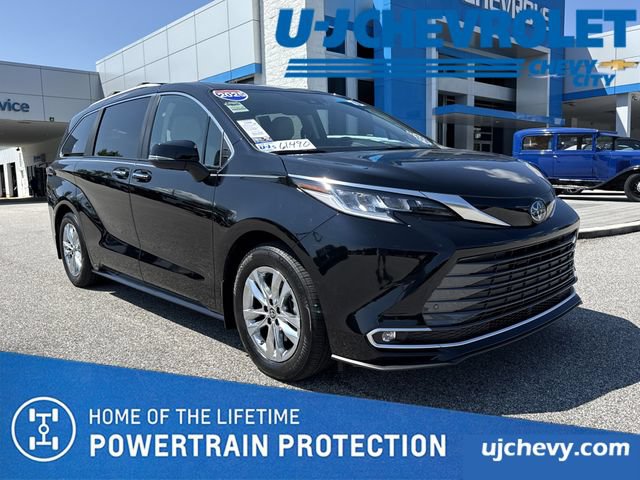 Used 2025 Toyota Sienna Limited AWD/4WD image 1