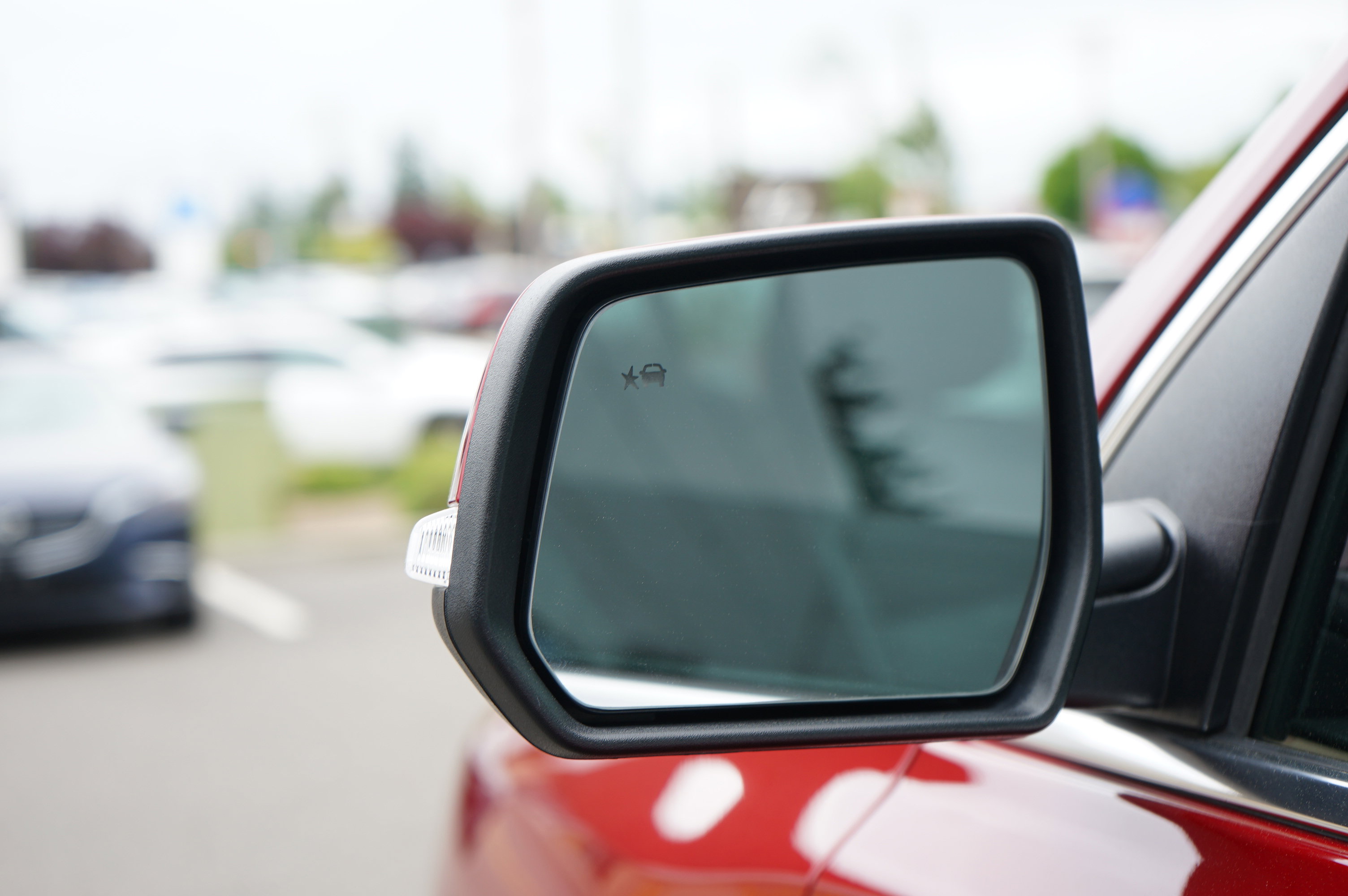 Used 2023 GMC Acadia SLT image 13