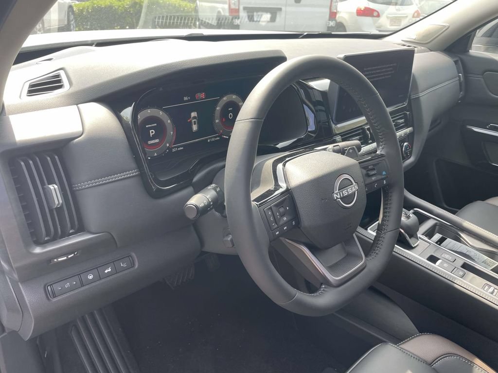 New 2026 Nissan Pathfinder Platinum FWD image 15