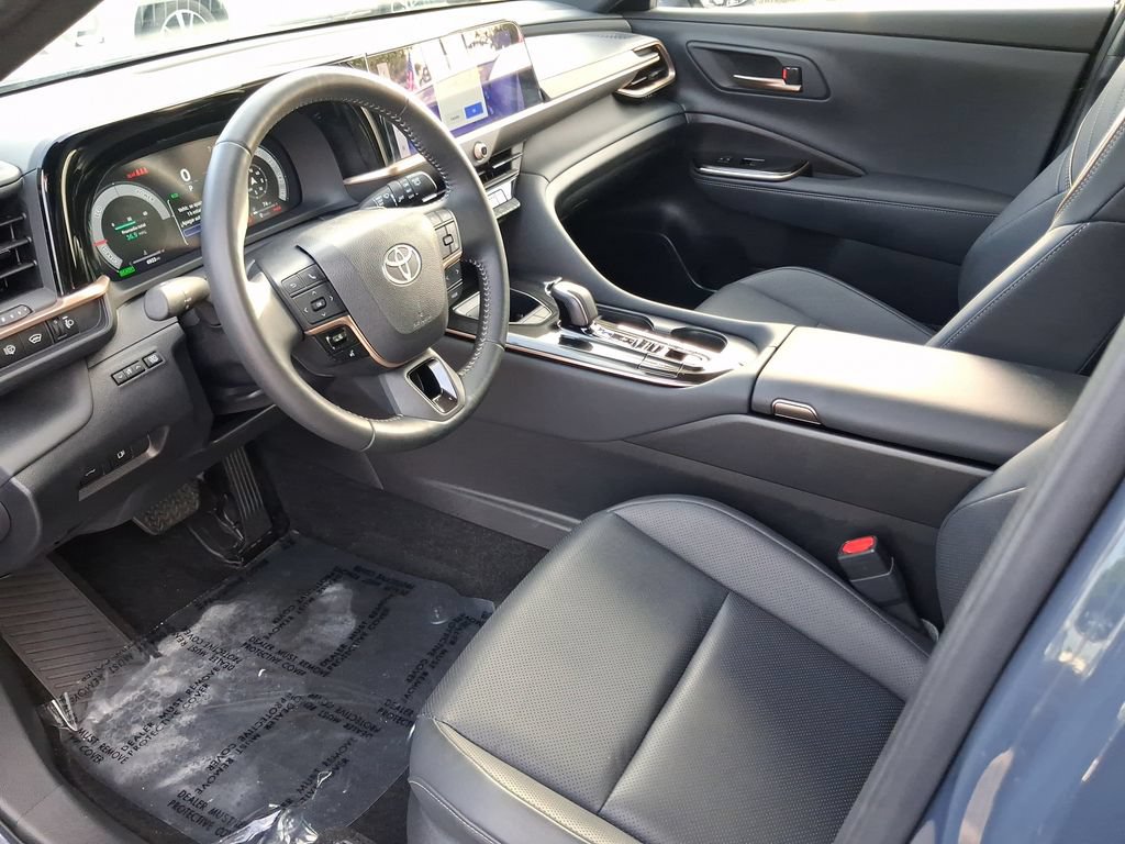 Used 2025 Toyota Crown Signia AWD/4WD image 13