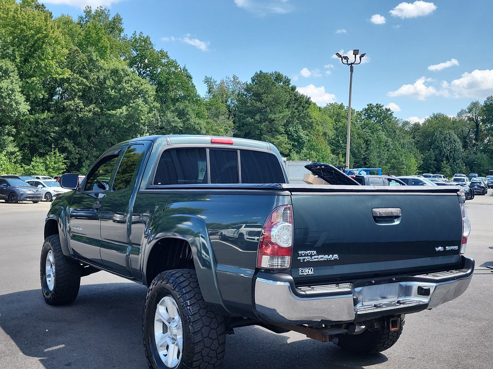 Used 2011 Toyota Tacoma 4x4 Access Cab V6 w/ SR5 Pkg #2 image 3