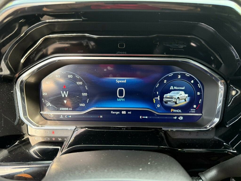 Used 2025 Chevrolet Silverado 1500 LT image 4