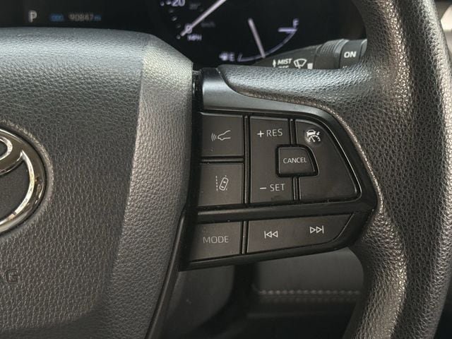 Used 2022 Toyota Sienna LE FWD image 14
