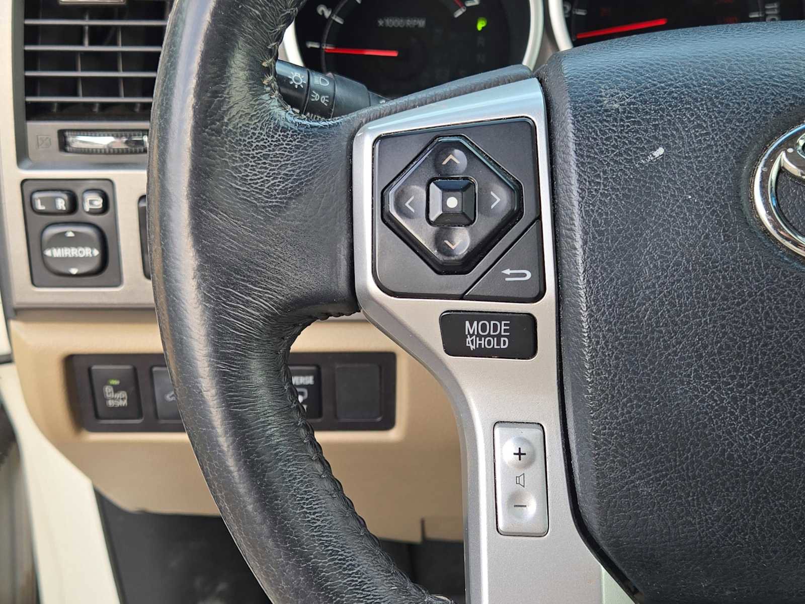 Used 2017 Toyota Sequoia Platinum AWD/4WD image 25