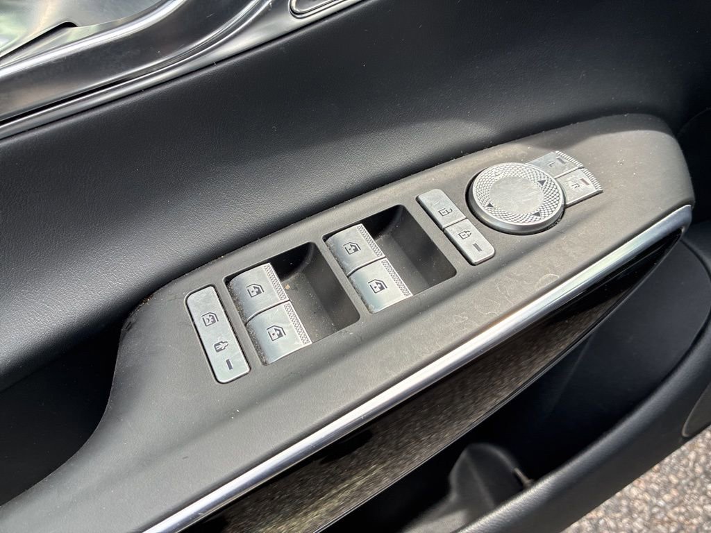 Used 2025 Genesis GV70 2.5T image 13