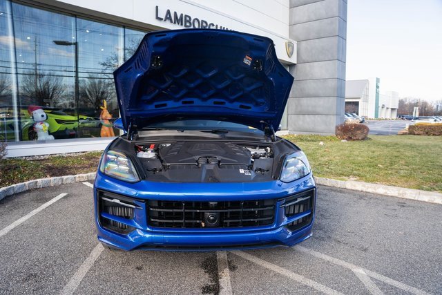 Used 2025 Porsche Cayenne GTS image 29