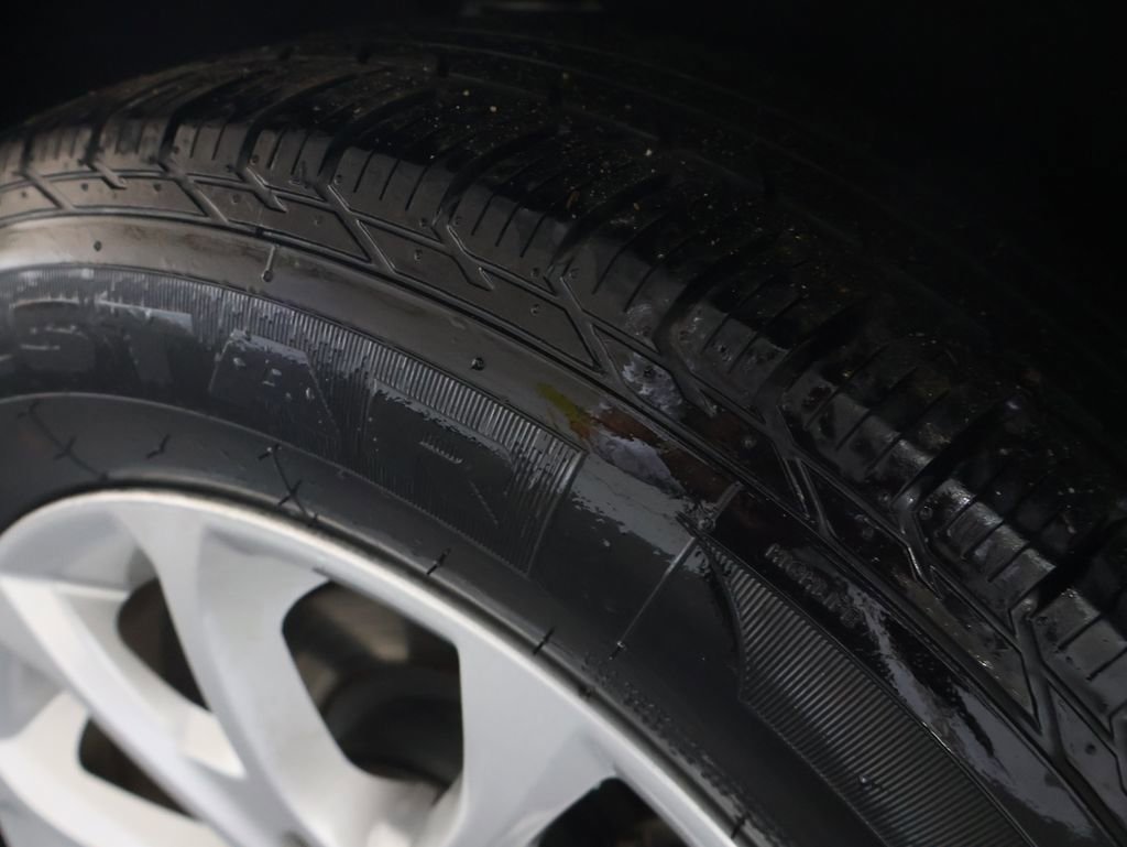 Used 2020 Chevrolet Equinox LT image 30